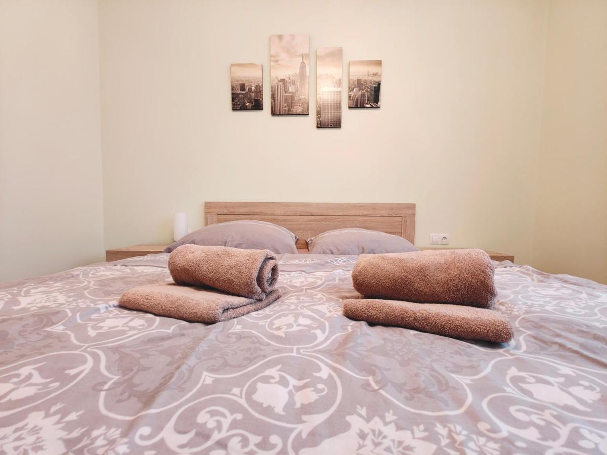 Apartman V Centru Karlovy Vary Bagian luar foto